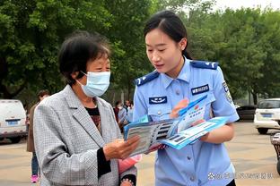 女足世界杯奖项：邦马蒂获金球，帕拉尔卢埃洛获最佳年轻球员奖